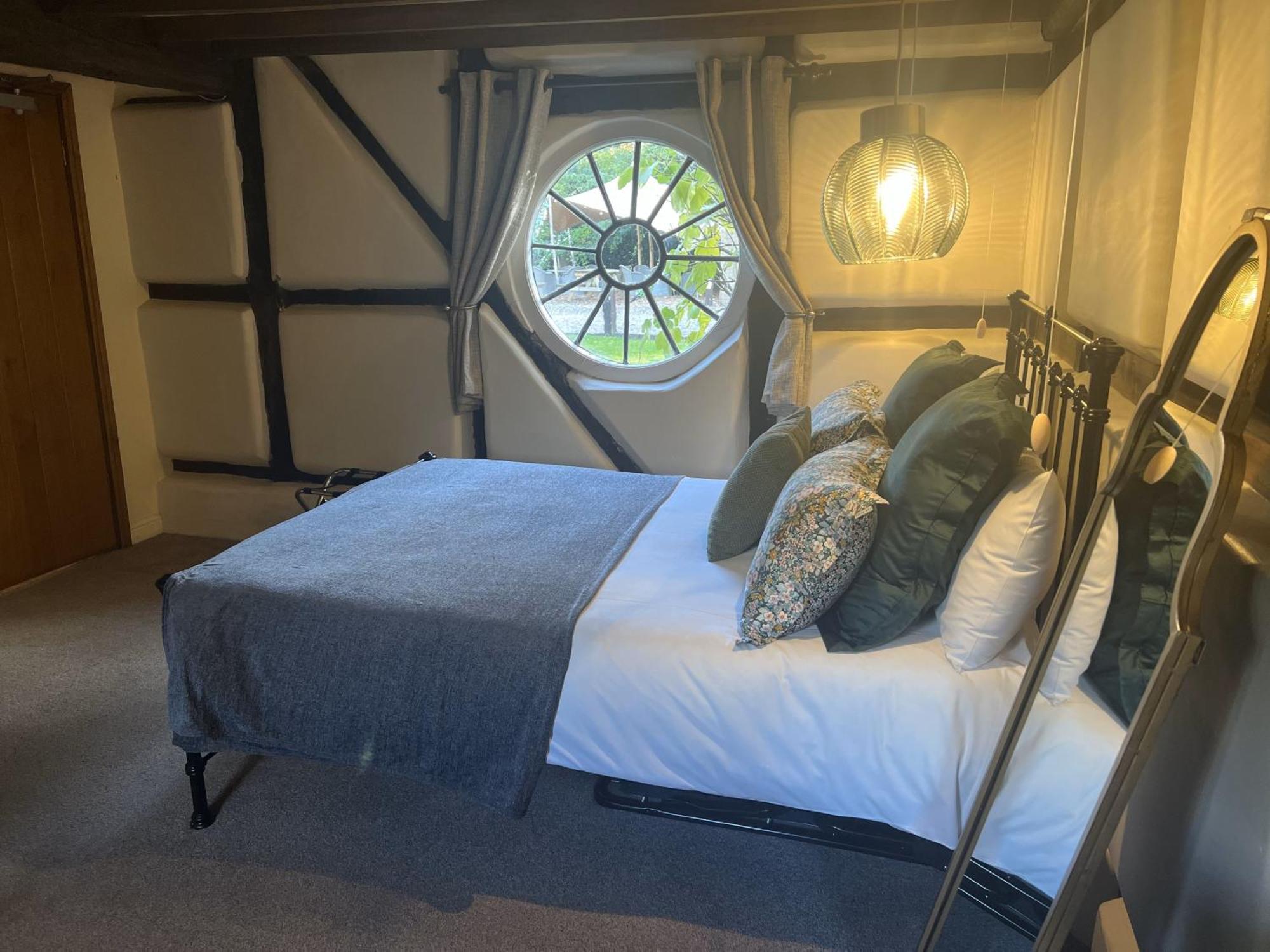 Old Rectory House, 레디치 외부 사진