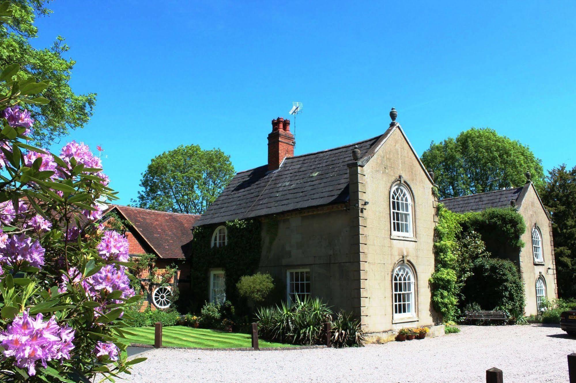 Old Rectory House, 레디치 외부 사진